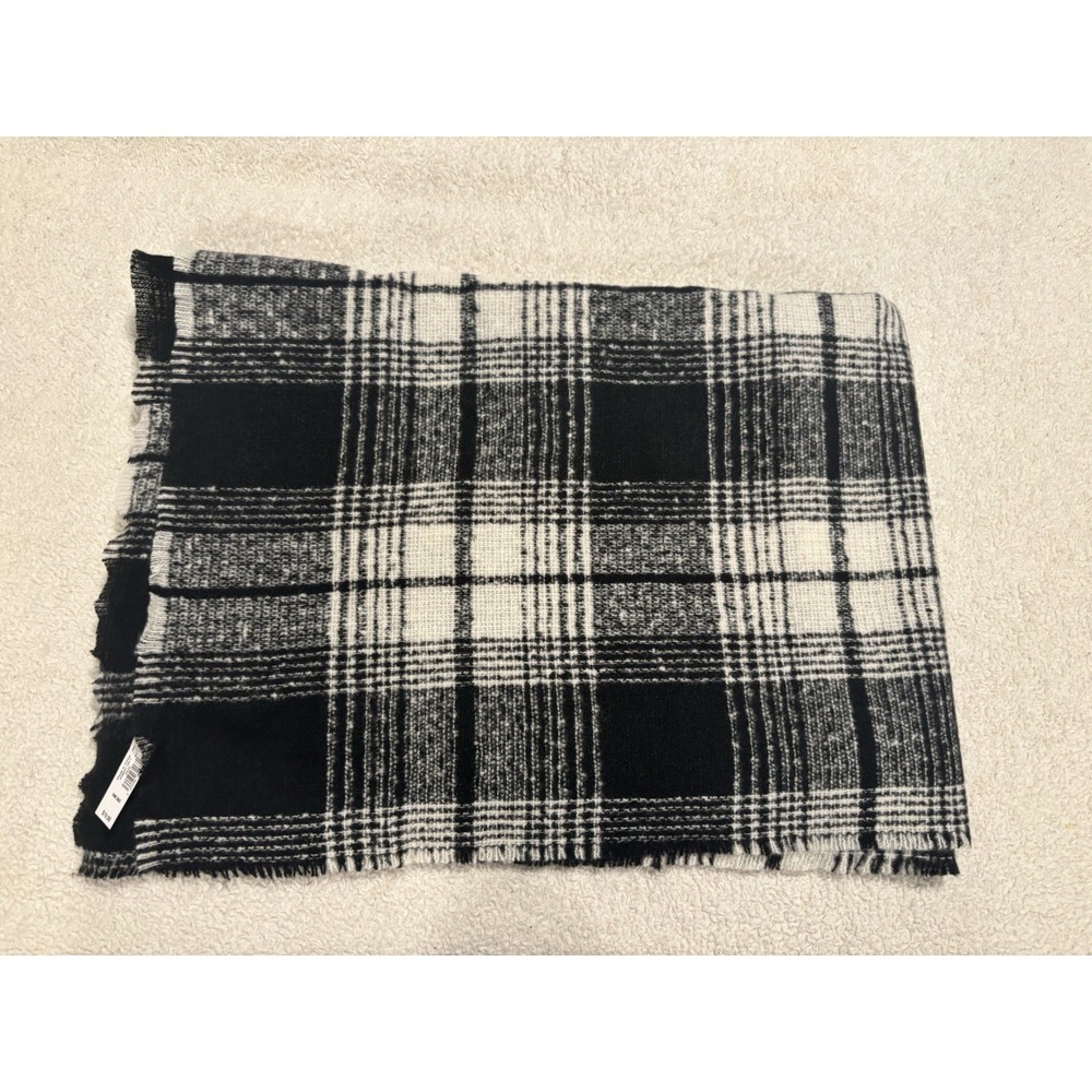 Flannel Old Navy Plaid Black & White Very Soft Oversized Scarf NEW with Tags